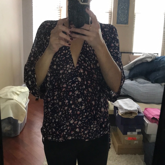 ✨NWT! WAYF Hi-Lo Faux Wrap Semi-Sheer Top - Picture 4 of 6